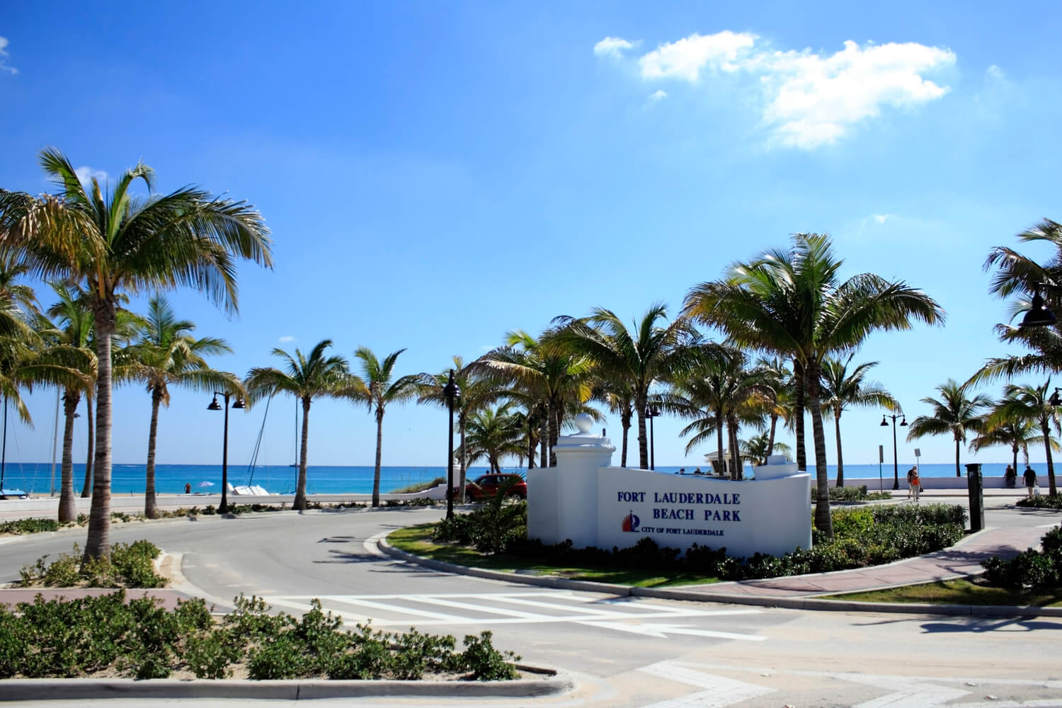 are dogs allowed at fort lauderdale beach